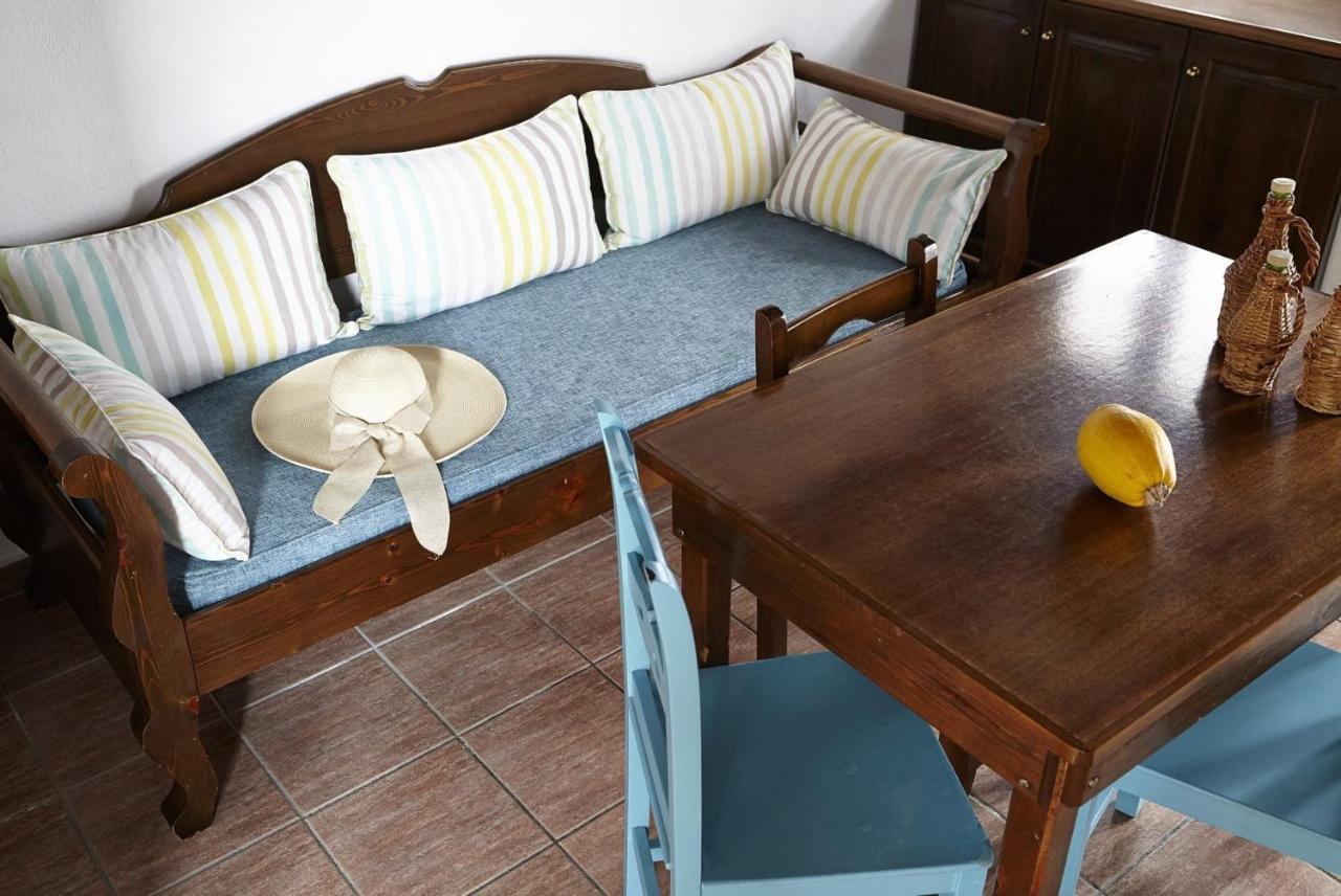 Anna Traditional Apartments Kamári Стая снимка